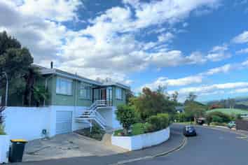 17 Pioneer Crescent, Helensburgh