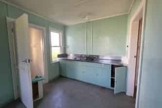 Manawatu / Whanganui - Address withheld
