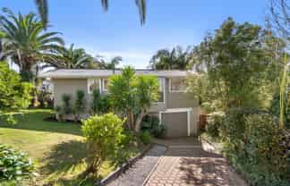 23 St Leonards Road, Kelston