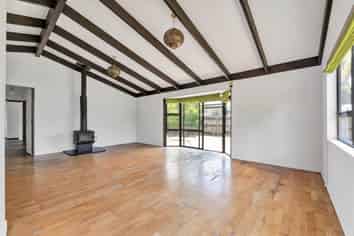 7 Willow Brook, Eltham