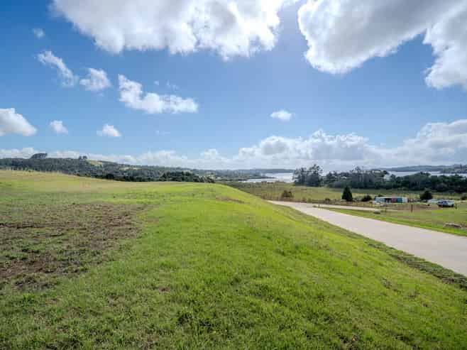 2/77 Skudders Beach Road, Kerikeri