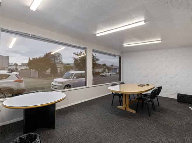 Versatile commercial site