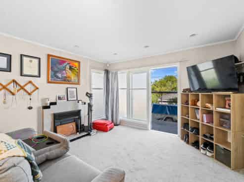 37 Strid Road, Te Atatu South