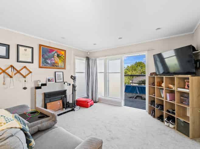 37 Strid Road, Te Atatu South
