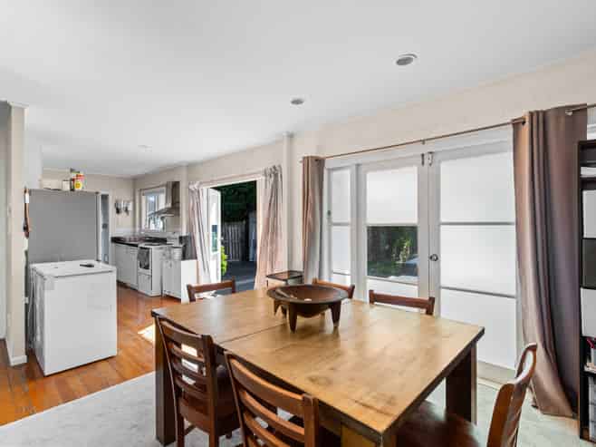 37 Strid Road, Te Atatu South