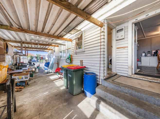 9 Farmer Street, Mangere East
