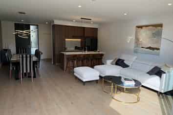 4/100 Walker Street, Point Chevalier