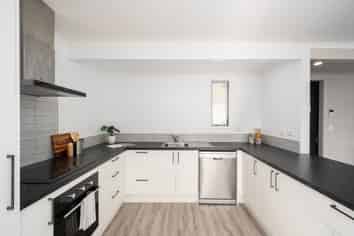 2/4 Puaha Street, Takapuwahia