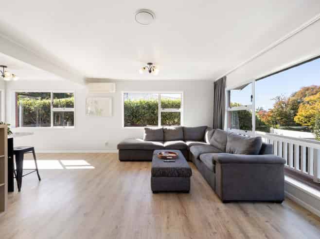 5 Lorraine Place, Glenview