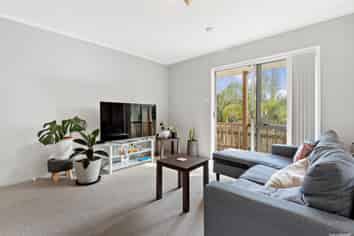 11 Glenbury Place, Massey