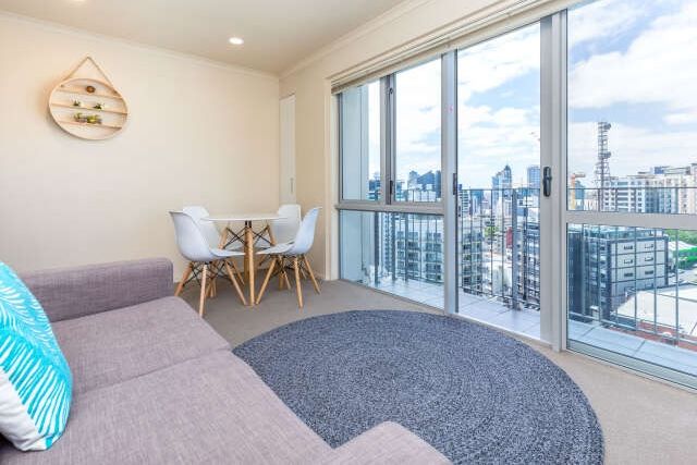 Fully Furnished Modern – pohled 2