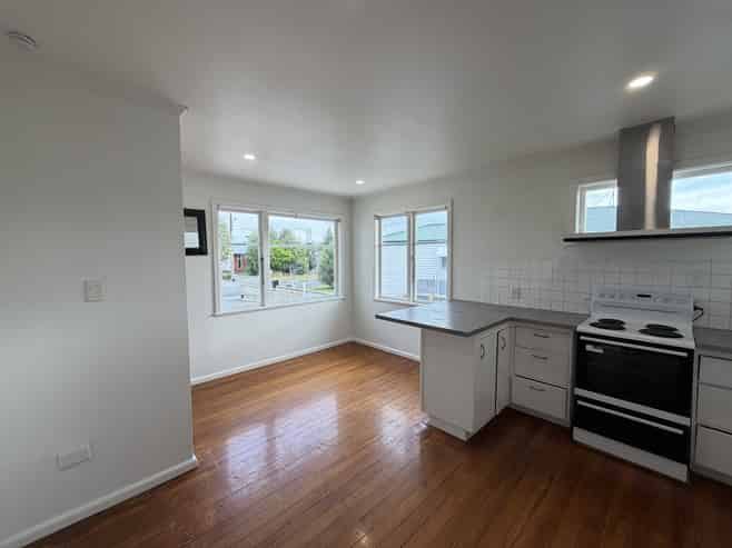 42 Oldham Avenue, Onekawa