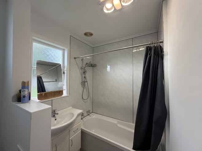 42 Oldham Avenue, Onekawa