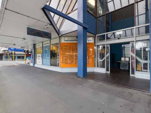 Standout retail corner on The Square