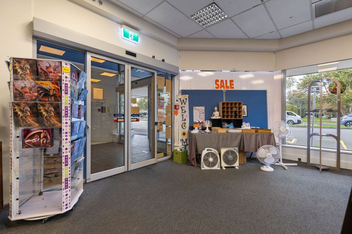 Standout retail corner on The Square - Ansicht 5