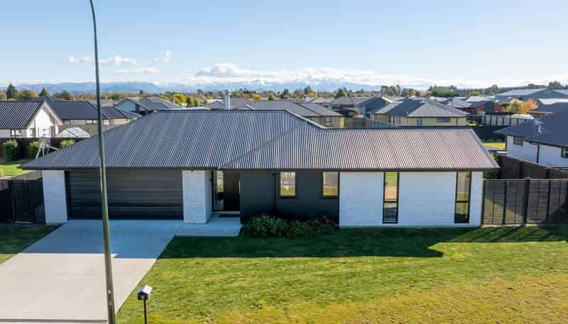 6 Westmorland Avenue, DARFIELD