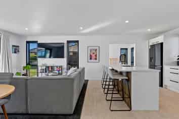 6 Westmorland Avenue, DARFIELD