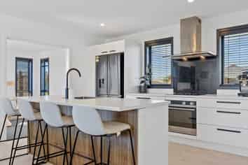 6 Westmorland Avenue, DARFIELD