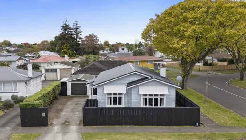33 Featherston Street, Takaro