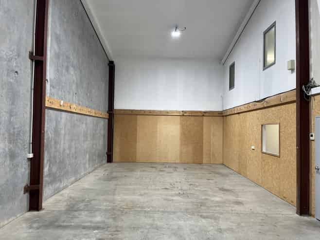 Standout commercial/industrial premises