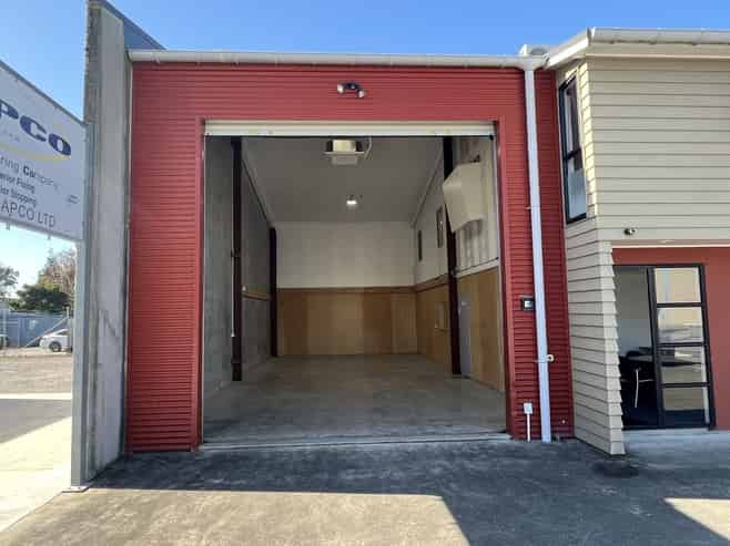 Standout commercial/industrial premises