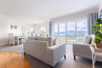 16/4 Seaview Road, Paraparaumu Beach