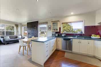 22 Tennyson Crescent, Stoke
