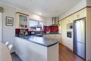 22 Tennyson Crescent, Stoke
