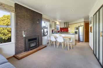 22 Tennyson Crescent, Stoke