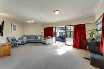 22 Tennyson Crescent, Stoke