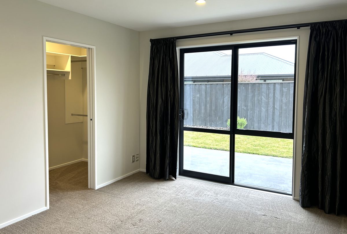 Three Bedrooms + Study - Mehr