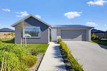 154/30 Bob Robertson Drive, Woodend