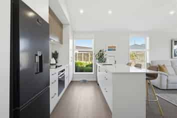 154/30 Bob Robertson Drive, Woodend