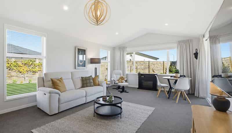 154/30 Bob Robertson Drive, Woodend