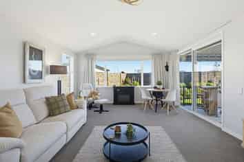 154/30 Bob Robertson Drive, Woodend