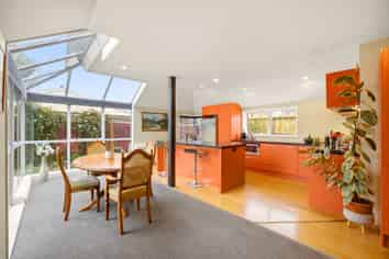 2/122 Harewood Road, Papanui