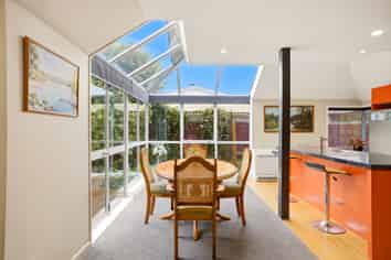 2/122 Harewood Road, Papanui