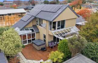 2/122 Harewood Road, Papanui