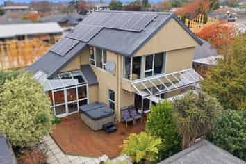 2/122 Harewood Road, Papanui