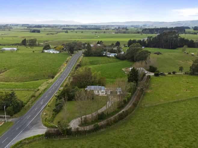 1367 Tennent Drive, Linton