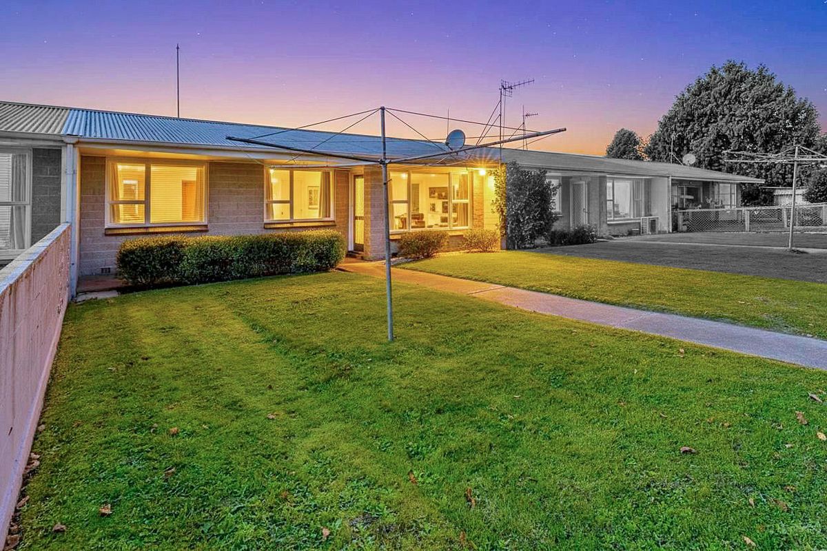 Invest or Nest in a Handy Location, Seaview