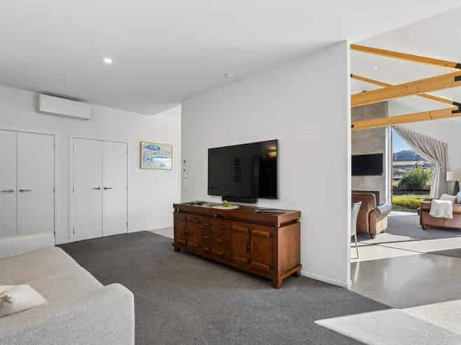 60 Cunninghams Drive, Jacks Point