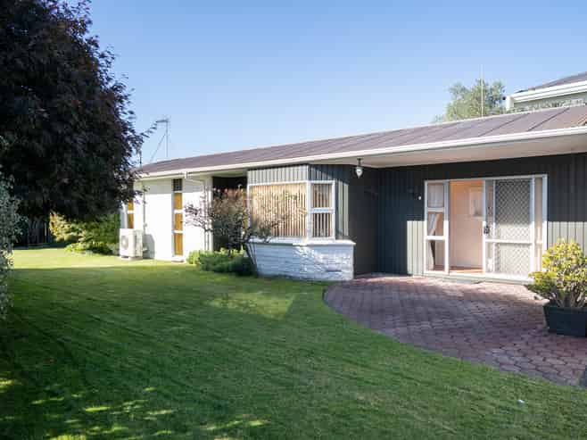 6 Woodstock Crescent, Cambridge