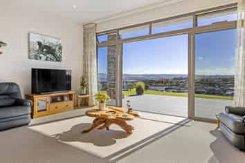7 Azalea Lane, Waipahihi