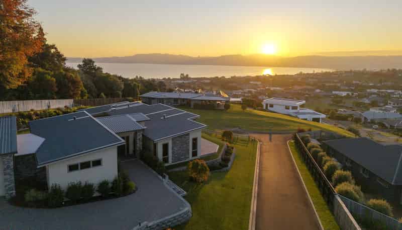 7 Azalea Lane, Waipahihi