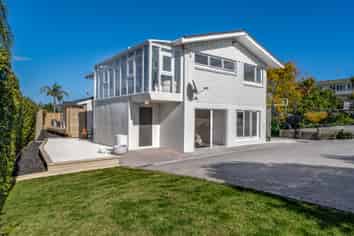 75 Marine Parade, Mellons Bay