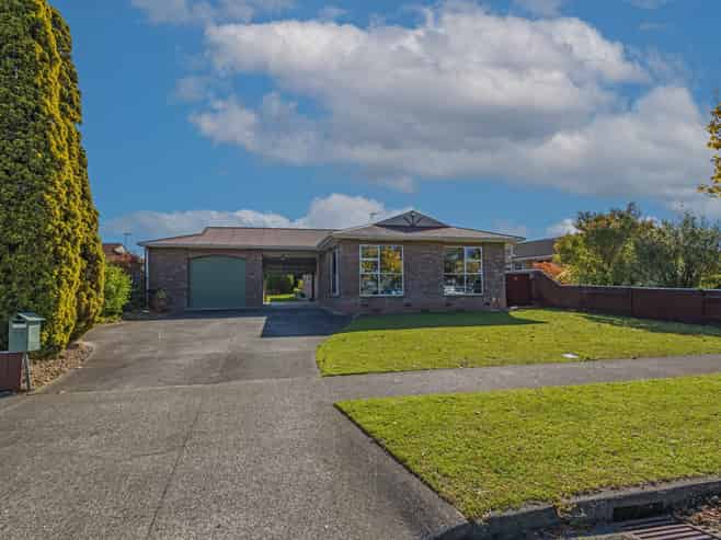 78 John F Kennedy Drive, Milson