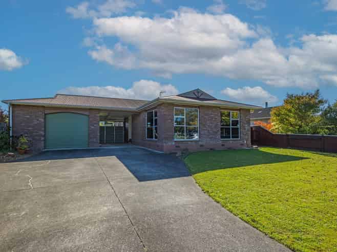 78 John F Kennedy Drive, Milson