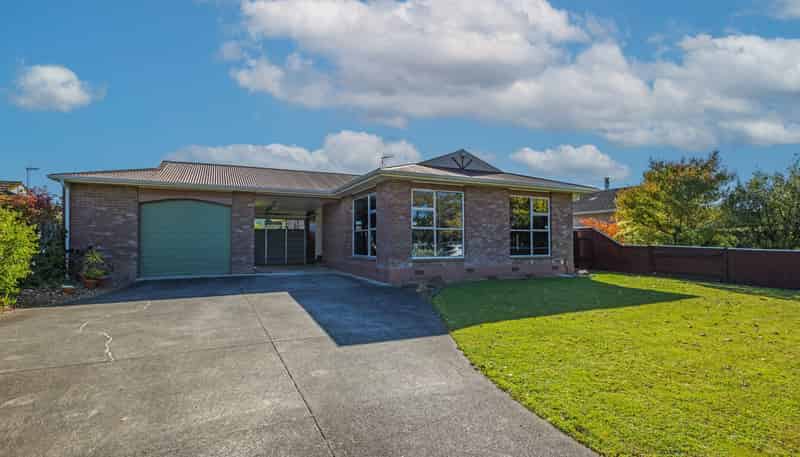 78 John F Kennedy Drive, Milson