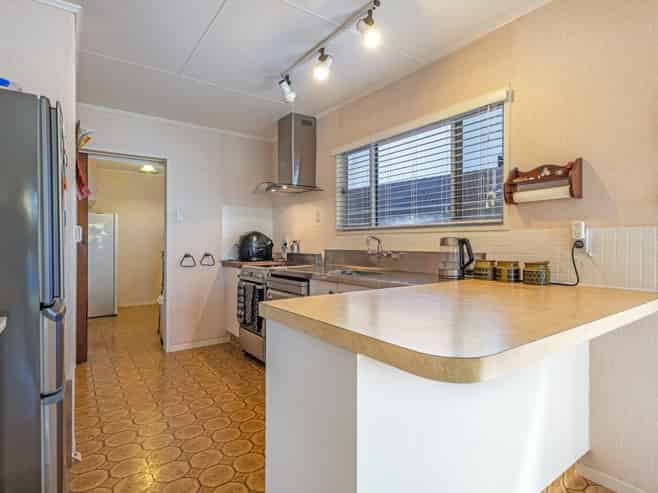 78 John F Kennedy Drive, Milson